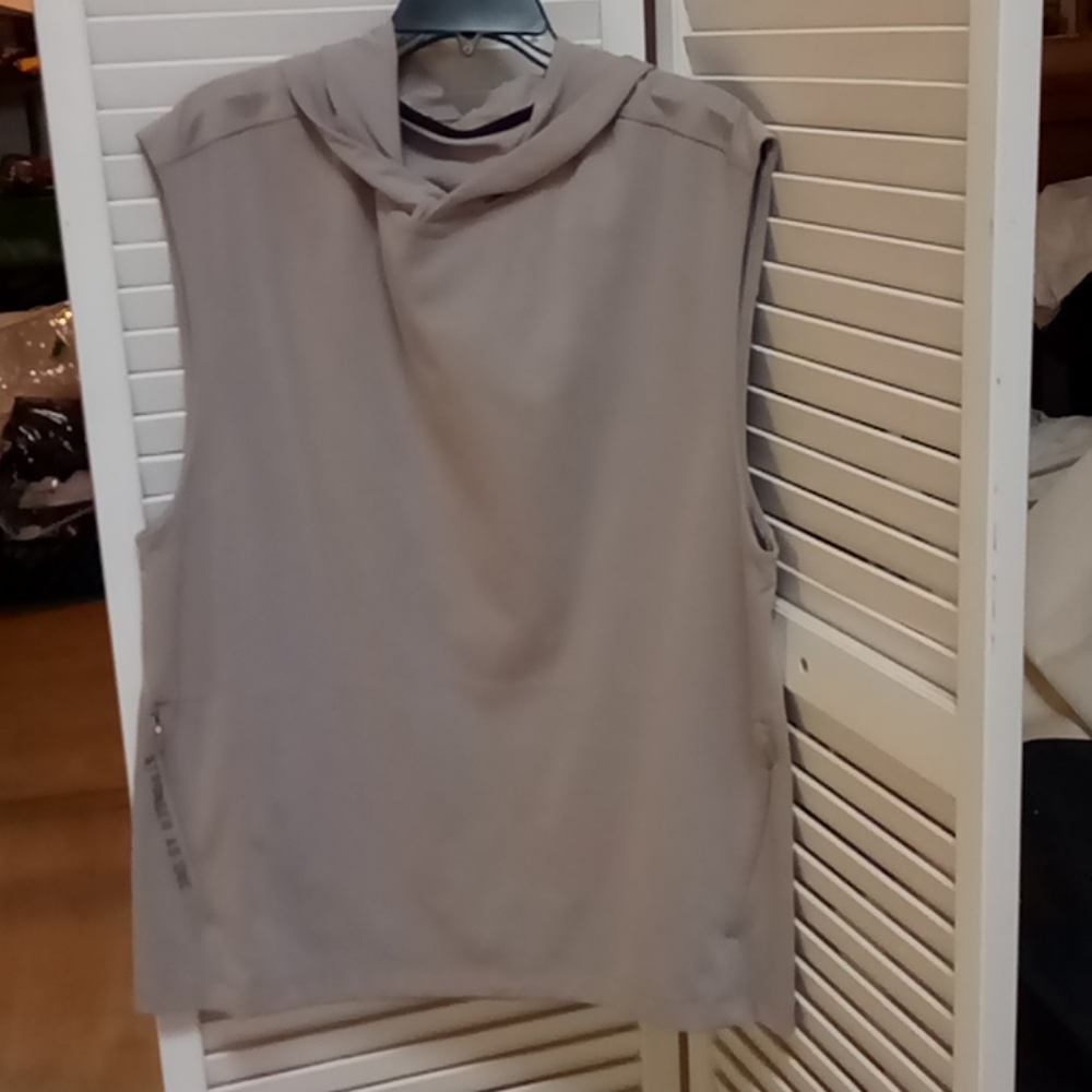 Men's Large Lululemon Sleeveless Sweatshirt